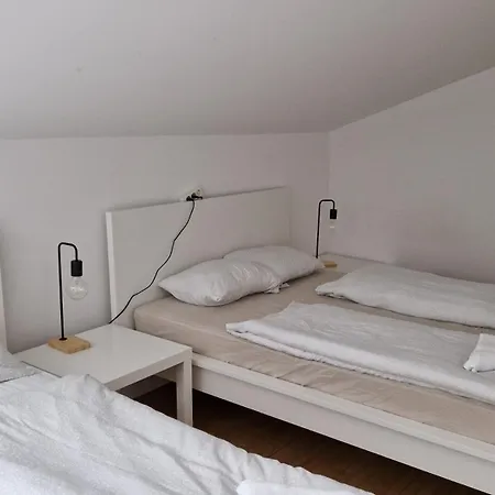 Rest Nest Hiša za goste *
