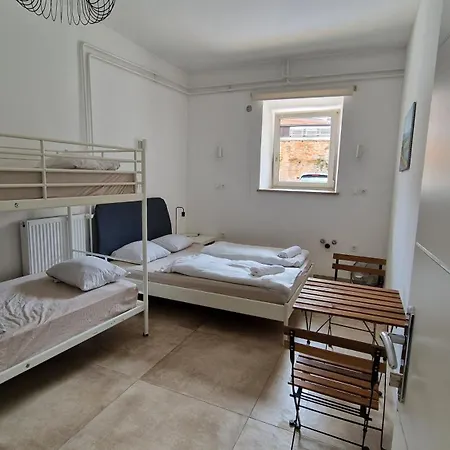 Rest Nest 게스트하우스 *